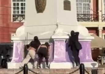 DETENIDAS POR DAÑOS A MONUMENTO NACIONAL