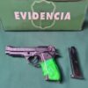 HOMBRE CON AMPLIO PRONTUARIO MANIPULABA ARMAMENTO EN LA VÍA PÚBLICA