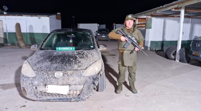 Recuperan vehículo de contrabando en frontera
