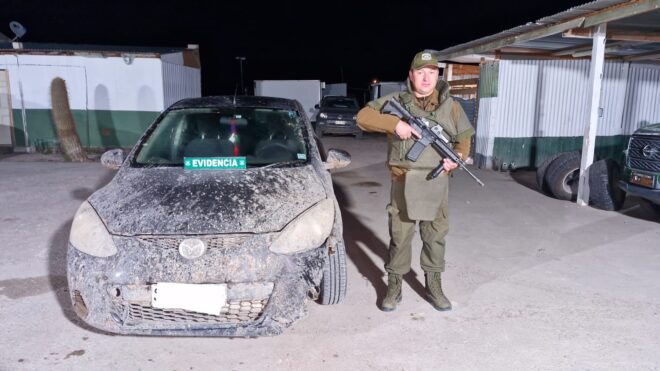 Recuperan vehículo de contrabando en frontera
