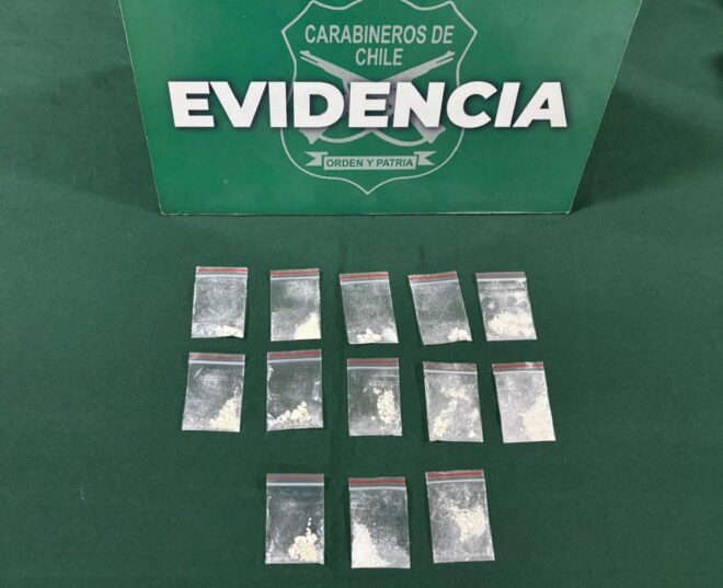 DETIENEN A MUJER QUE VENDÍA DROGAS EN EL CENTRO DE IQUIQUE