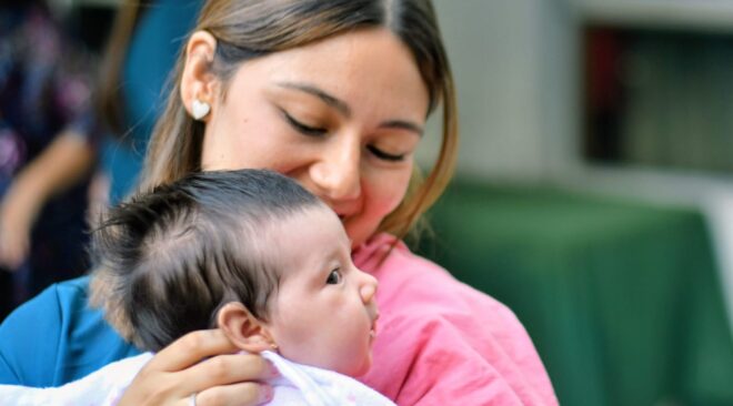 Proyecto analizará experiencias de maternidad en mujeres migrantes en Tarapacá