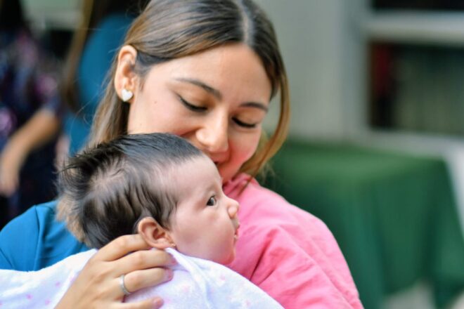 Proyecto analizará experiencias de maternidad en mujeres migrantes en Tarapacá