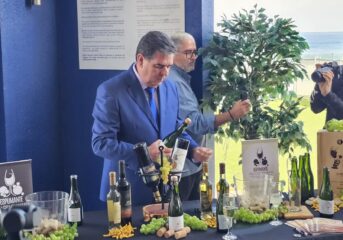 Universidad Arturo Prat presenta el primer “Espumante Vino del Desierto” y culmina exitoso proyecto de innovación regional
