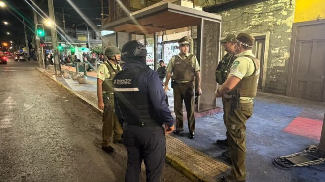 Servicio focalizado permitió la detención de ocho personas y la incautación de cigarrillos y alcohol de contrabando
