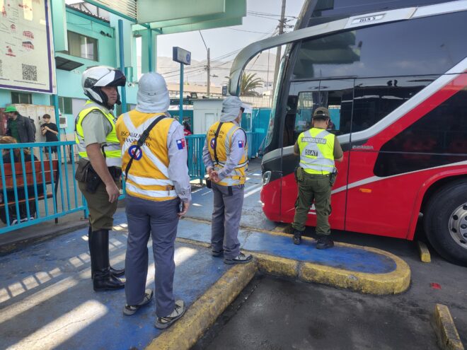 Carabineros reforzará controles en rutas y terminales durante el fin de semana largo