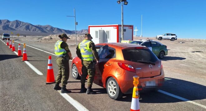 CARABINEROS RESGUARDA SEGURIDAD EN EL POBLADO DE TARAPACÁ