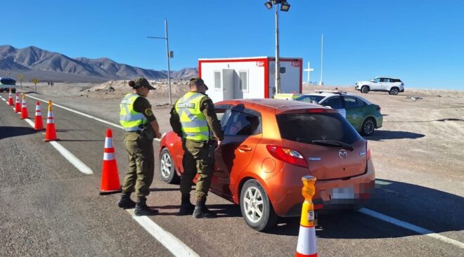 CARABINEROS RESGUARDA SEGURIDAD EN EL POBLADO DE TARAPACÁ